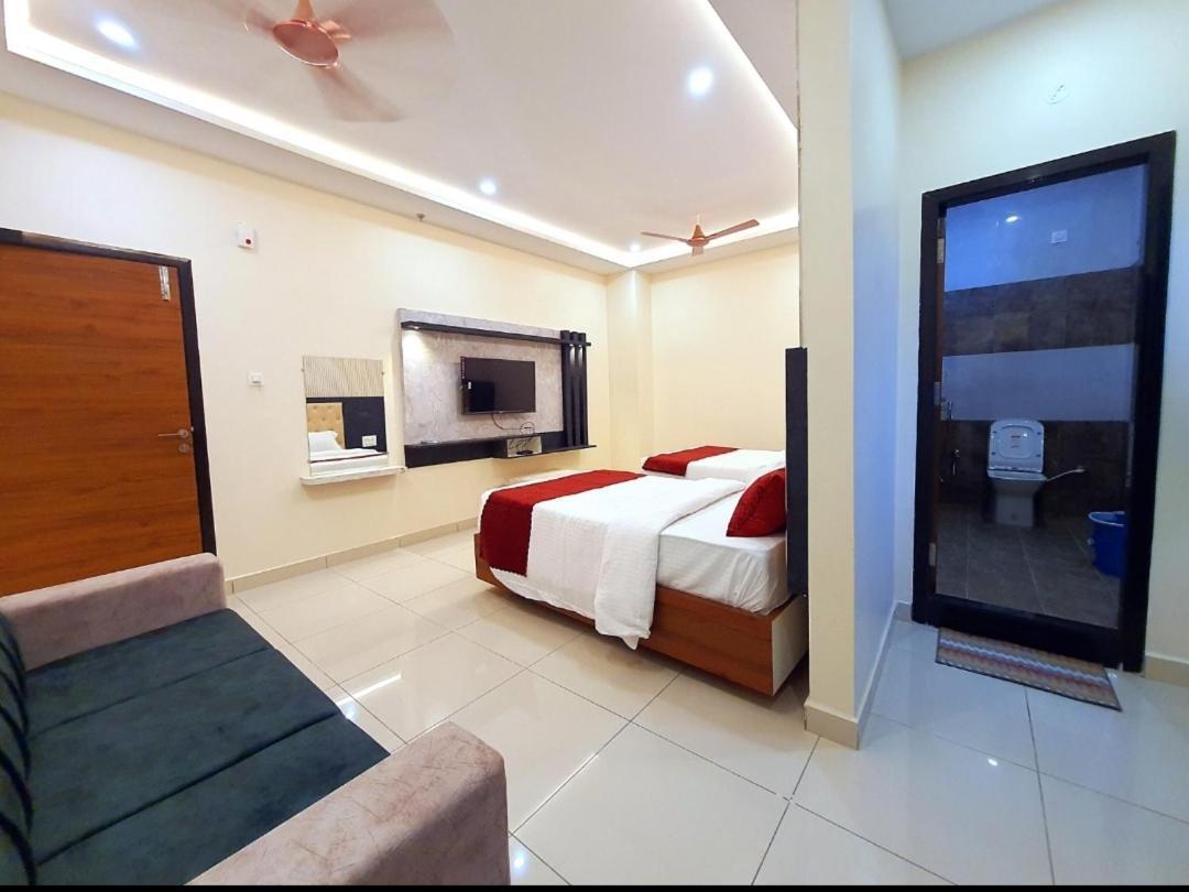 Hotel Vsr Grand Vijayawāda Zewnętrze zdjęcie