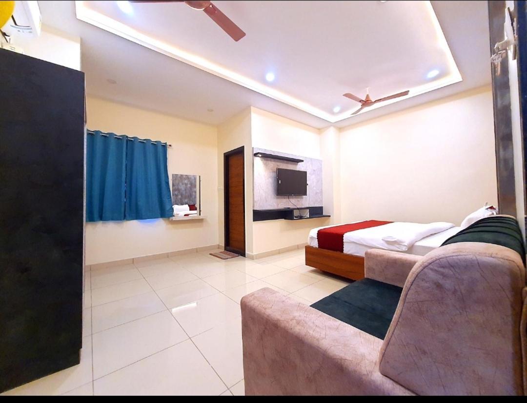 Hotel Vsr Grand Vijayawāda Zewnętrze zdjęcie